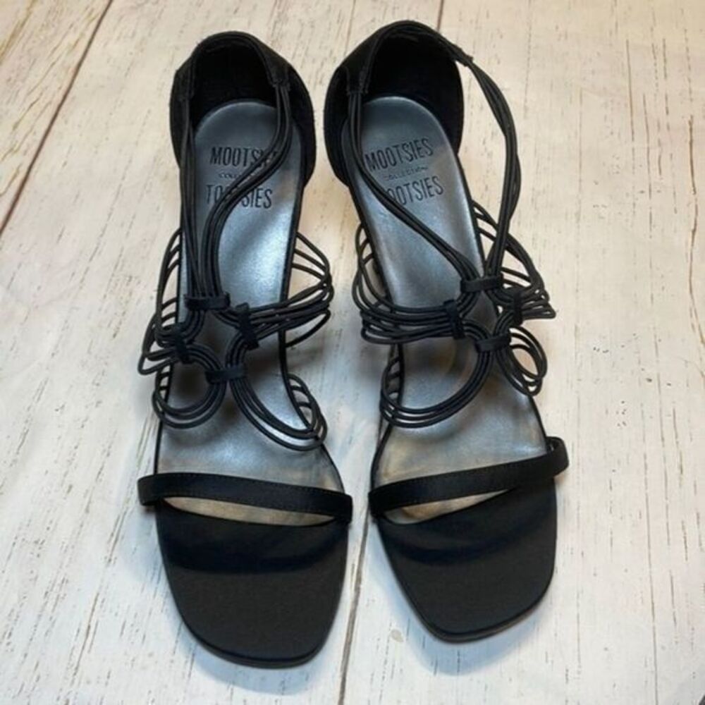 Mootsies Tootsies woman’s black heel strappy heel Size 6.5
